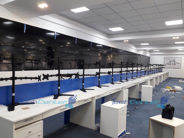 Gi%C3%A1+treo+m%C3%A0n+h%C3%ACnh+m%C3%A1y+t%C3%ADnh